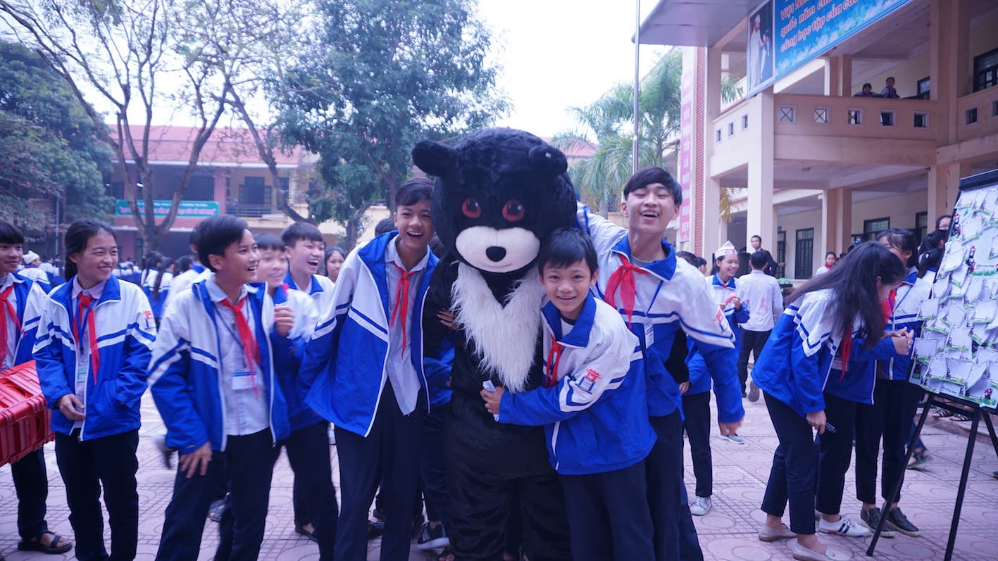 Gần[-]một[-]nghìn[-]điều[-]ước[-]cho[-]gấu[-]tại[-]trường[-]THCS[-]Phụng[-]Thượng